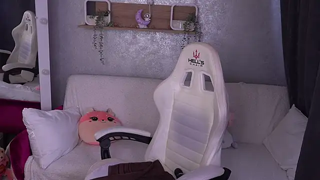 IsabellaFoxyy online show from October 16, 12:41 pm