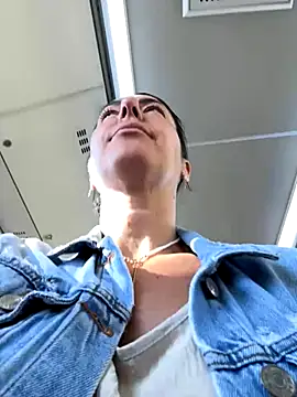 eveangelll online show from September 18, 7:18 am