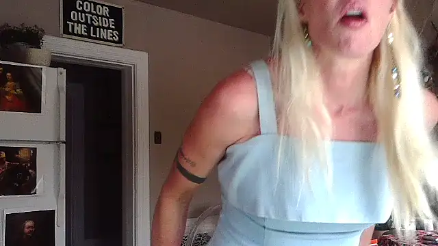 Snapshot of Glamazonx chatting on October 26, 8:59 pm Glamazonx online show from October 26, 8:59 pm