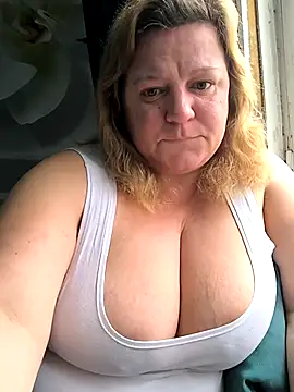 Snapshot of jusichka chatting on October 7, 7:46 am jusichka online show from October 7, 7:46 am