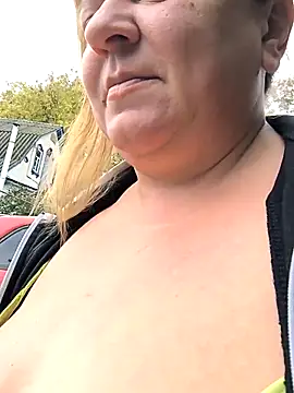 Snapshot of jusichka chatting on October 10, 10:31 am jusichka online show from October 10, 10:31 am