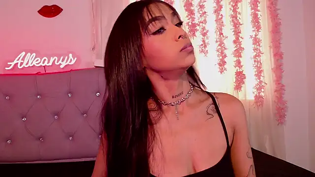 Snapshot of Alleanys_Cristal chatting on October 9, 3:16 pm Alleanys Cristal online show from October 9, 3:16 pm