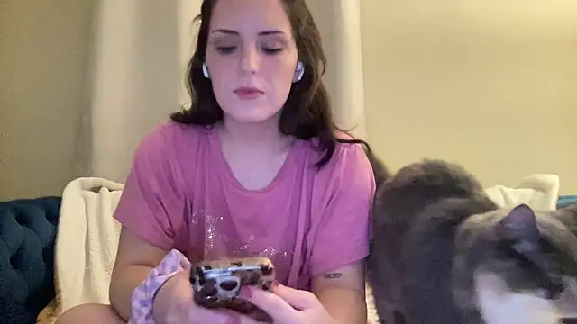 Snapshot of sexylilly69 chatting on September 13, 1:24 am sexylilly69 online show from September 13, 1:24 am