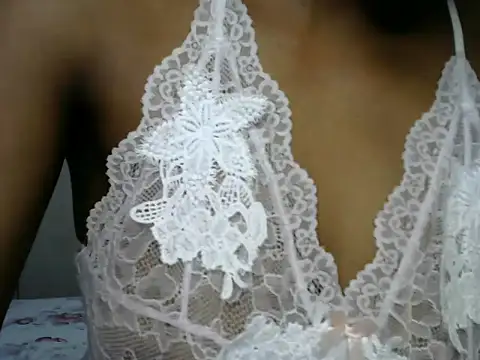 Snapshot of Cariepink chatting on October 20, 6:49 am Cariepink online show from October 20, 6:49 am