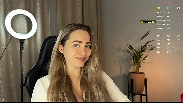 Snapshot of hotexclusive_ chatting on October 6, 4:56 pm hotexclusive  online show from October 6, 4:56 pm