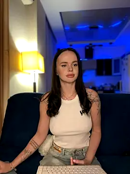 Snapshot of DinaTasty chatting on October 16, 9:06 pm DinaTasty online show from October 16, 9:06 pm