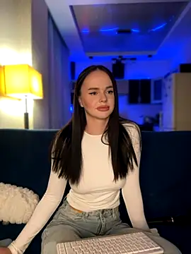 Snapshot of DinaTasty chatting on October 15, 8:55 pm DinaTasty online show from October 15, 8:55 pm