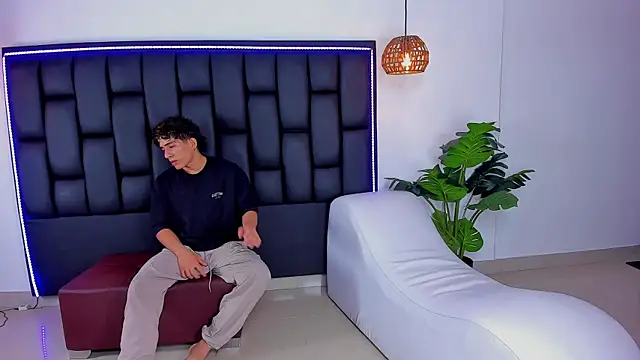 Crazy nigth01 online show from December 3, 1:41 am