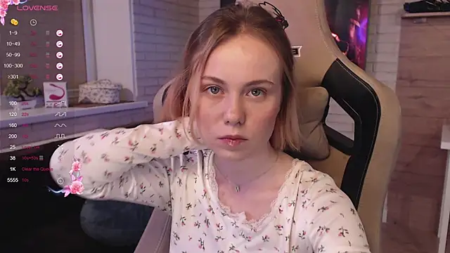 lucy mirror online show from October 9, 8:57 pm