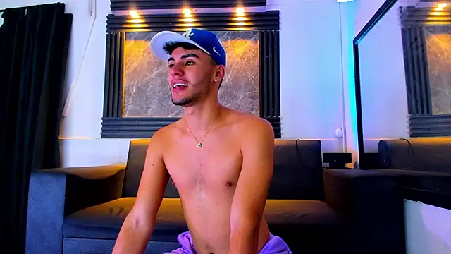 liam genner  online show from October 3, 8:36 pm