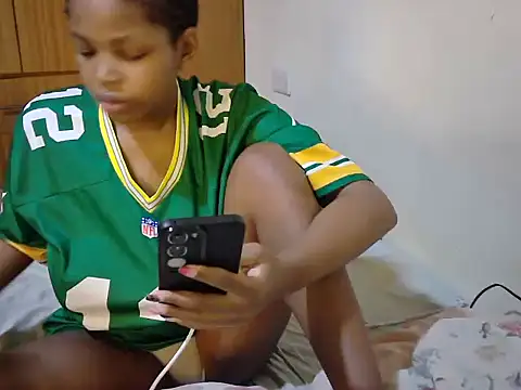 Snapshot of queen-sasha chatting on September 28, 5:40 pm queen-sasha online show from September 28, 5:40 pm