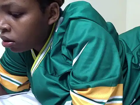 Snapshot of queen-sasha chatting on October 10, 1:16 pm queen-sasha online show from October 10, 1:16 pm