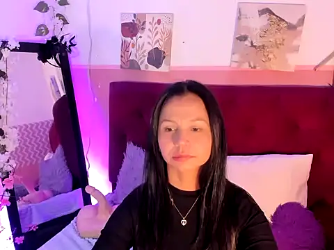 candysmitxxx online show from June 2, 7:04 pm