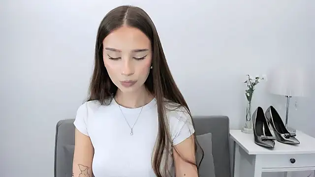 EmilyDarling online show from January 15, 9:10 pm