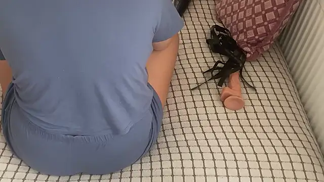 Snapshot of Ceyceys chatting on October 3, 8:41 am Ceyceys online show from October 3, 8:41 am