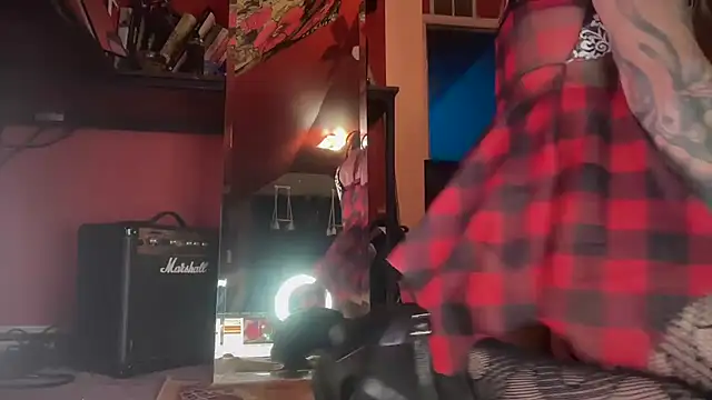 Yourtrippyhippy online show from March 29, 3:05 am