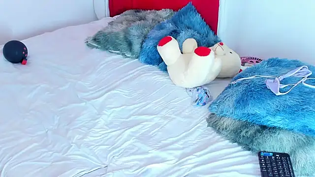 Snapshot of Emily_Coper18 chatting on September 20, 1:42 pm Emily Coper18 online show from September 20, 1:42 pm