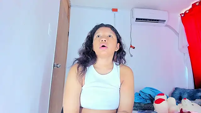 Snapshot of Emily_Coper18 chatting on September 23, 1:53 pm Emily Coper18 online show from September 23, 1:53 pm