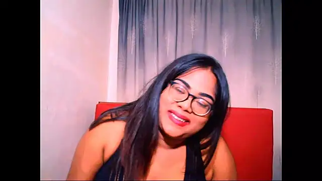 Snapshot of Indian_Lola00 chatting on October 15, 7:38 pm Indian Lola00 online show from October 15, 7:38 pm