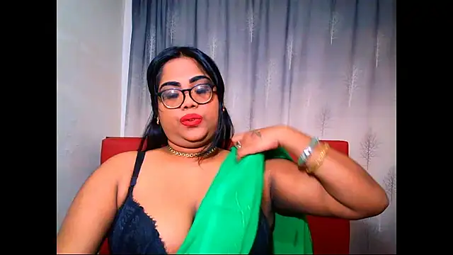Snapshot of Indian_Lola00 chatting on September 24, 6:40 pm Indian Lola00 online show from September 24, 6:40 pm