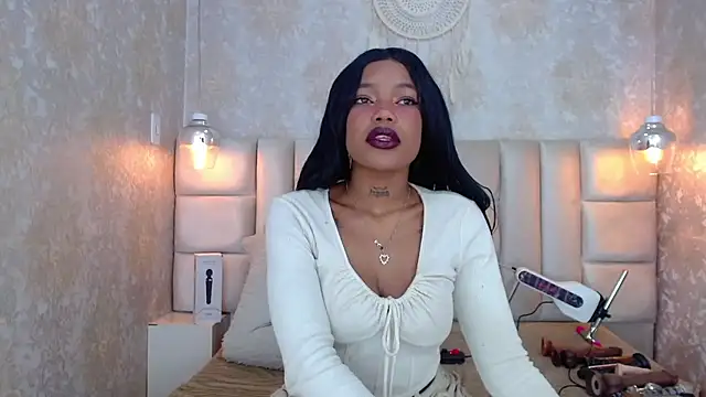 Snapshot of CrystalBrooke3x chatting on September 19, 9:58 pm CrystalBrooke3x online show from September 19, 9:58 pm