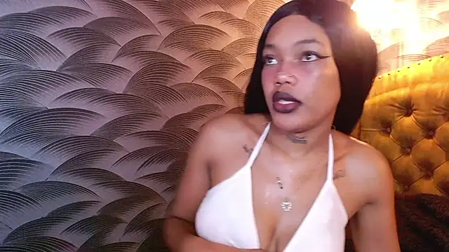 Snapshot of CrystalBrooke3x chatting on October 23, 10:27 pm CrystalBrooke3x online show from October 23, 10:27 pm