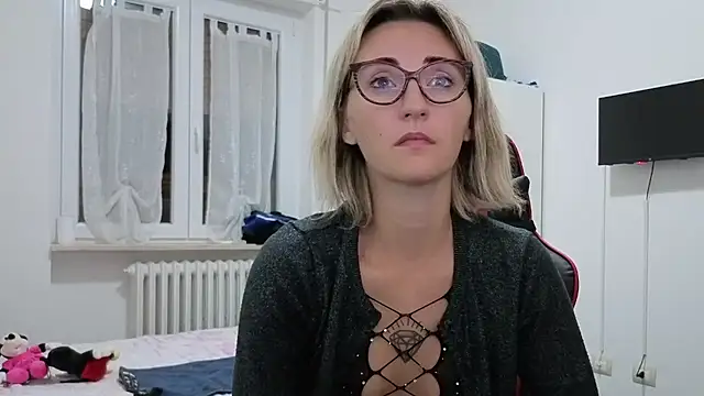 sexy blondie92 online show from October 2, 9:53 pm