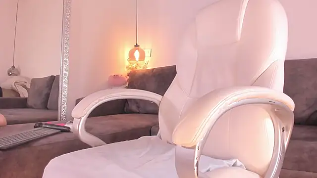 Snapshot of Isabella_francoo chatting on September 20, 2:48 pm Isabella francoo online show from September 20, 2:48 pm