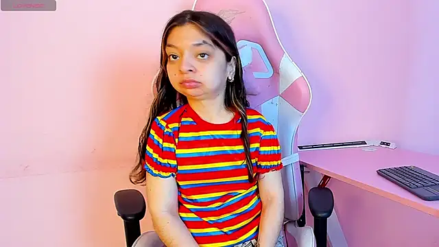 Snapshot of CharlotteMuller chatting on November 1, 9:19 pm CharlotteMuller online show from November 1, 9:19 pm