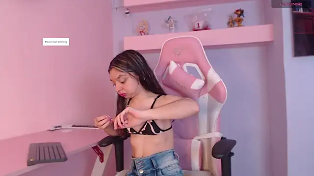 Snapshot of CharlotteMuller chatting on September 25, 8:39 pm CharlotteMuller online show from September 25, 8:39 pm