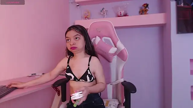 Snapshot of CharlotteMuller chatting on September 24, 8:30 pm CharlotteMuller online show from September 24, 8:30 pm