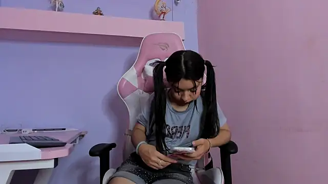 CharlotteMuller online show from May 2, 10:46 pm