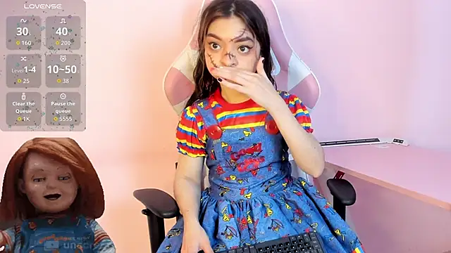 Snapshot of CharlotteMuller chatting on October 31, 9:08 pm CharlotteMuller online show from October 31, 9:08 pm