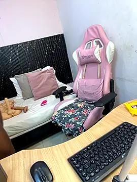 Snapshot of chanel_brunette chatting on October 16, 7:27 pm chanel brunette online show from October 16, 7:27 pm