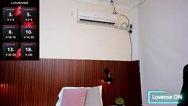 Snapshot of chanel_brunette chatting on October 6, 7:29 pm chanel brunette online show from October 6, 7:29 pm