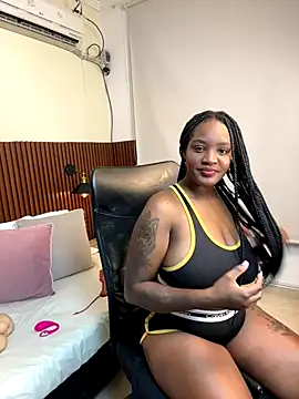 Snapshot of chanel_brunette chatting on October 7, 7:40 pm chanel brunette online show from October 7, 7:40 pm