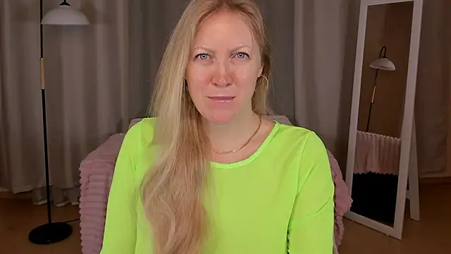 sugamomy online show from December 17, 1:11 am