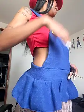 Snapshot of Honey-420- chatting on October 31, 4:00 pm Honey-420- online show from October 31, 4:00 pm