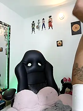 Snapshot of Honey-420- chatting on September 24, 1:48 am Honey-420- online show from September 24, 1:48 am