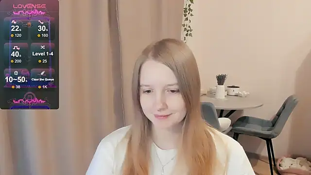 Snapshot of Alyaley chatting on October 4, 5:13 am Alyaley online show from October 4, 5:13 am