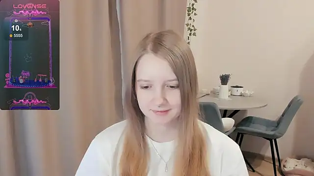 Snapshot of Alyaley chatting on October 5, 6:51 am Alyaley online show from October 5, 6:51 am