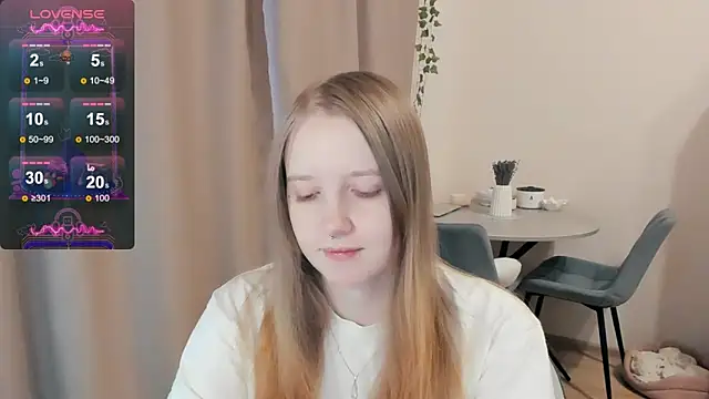 Snapshot of Alyaley chatting on October 10, 6:29 am Alyaley online show from October 10, 6:29 am