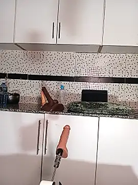 Snapshot of Bella045 chatting on September 25, 3:05 am Bella045 online show from September 25, 3:05 am