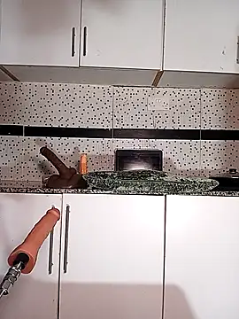 Snapshot of Bella045 chatting on September 23, 12:42 am Bella045 online show from September 23, 12:42 am