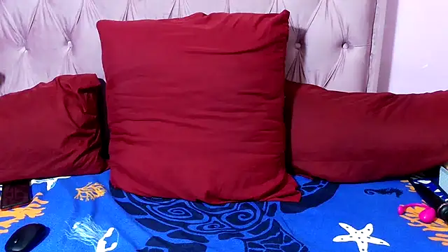 Snapshot of SweetMellowX1 chatting on October 27, 6:35 pm SweetMellowX1 online show from October 27, 6:35 pm