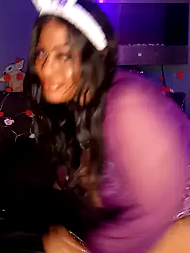 AmazonianMistress online show from April 4, 11:36 pm