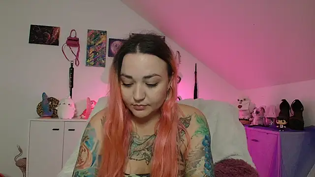 PinkHurricaneOfficial online show from September 24, 7:35 pm