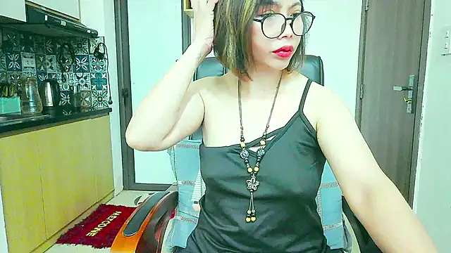 Snapshot of Miu-Le chatting on October 15, 6:43 pm Miu-Le online show from October 15, 6:43 pm