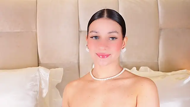 KiraKayleigh1 online show from December 16, 2:17 am