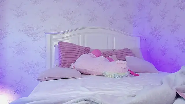 ClaraHazel online show from October 10, 4:06 am